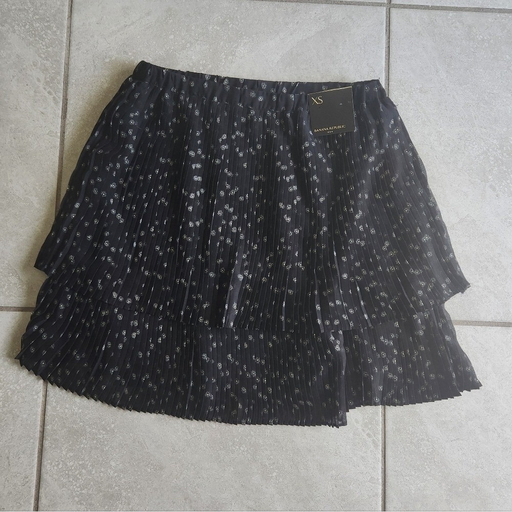 NWT Banana Republic Black Pleated‎ Tiered Skirt Preppy Whimsigoth Dark Coquette